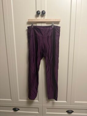 Calvin Klein 7/8 metallic purple Leggings size L
